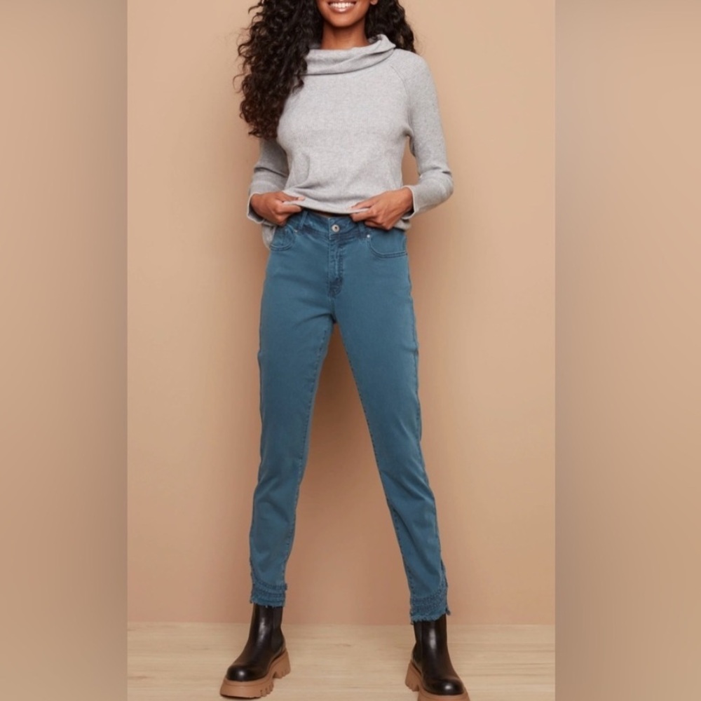 Charlie B Frayed Hem Ankle Jeans in Balsam